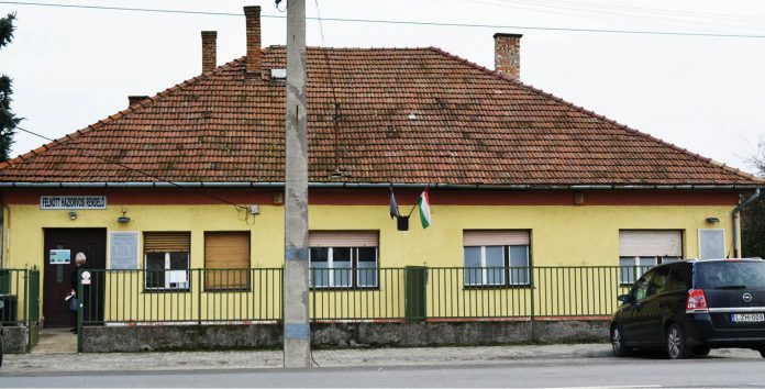 uj_helyre_koltozik_04