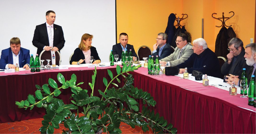 onkormanyzat_a_varos_gazdalkodasarol_tajekoztatta_a_helyi_vallalkozokat