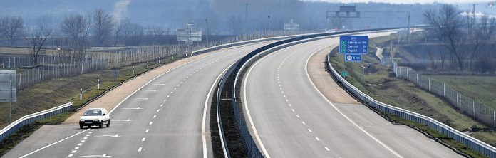 Átadták az M4-es Üllő és Albertirsa közötti szakaszát